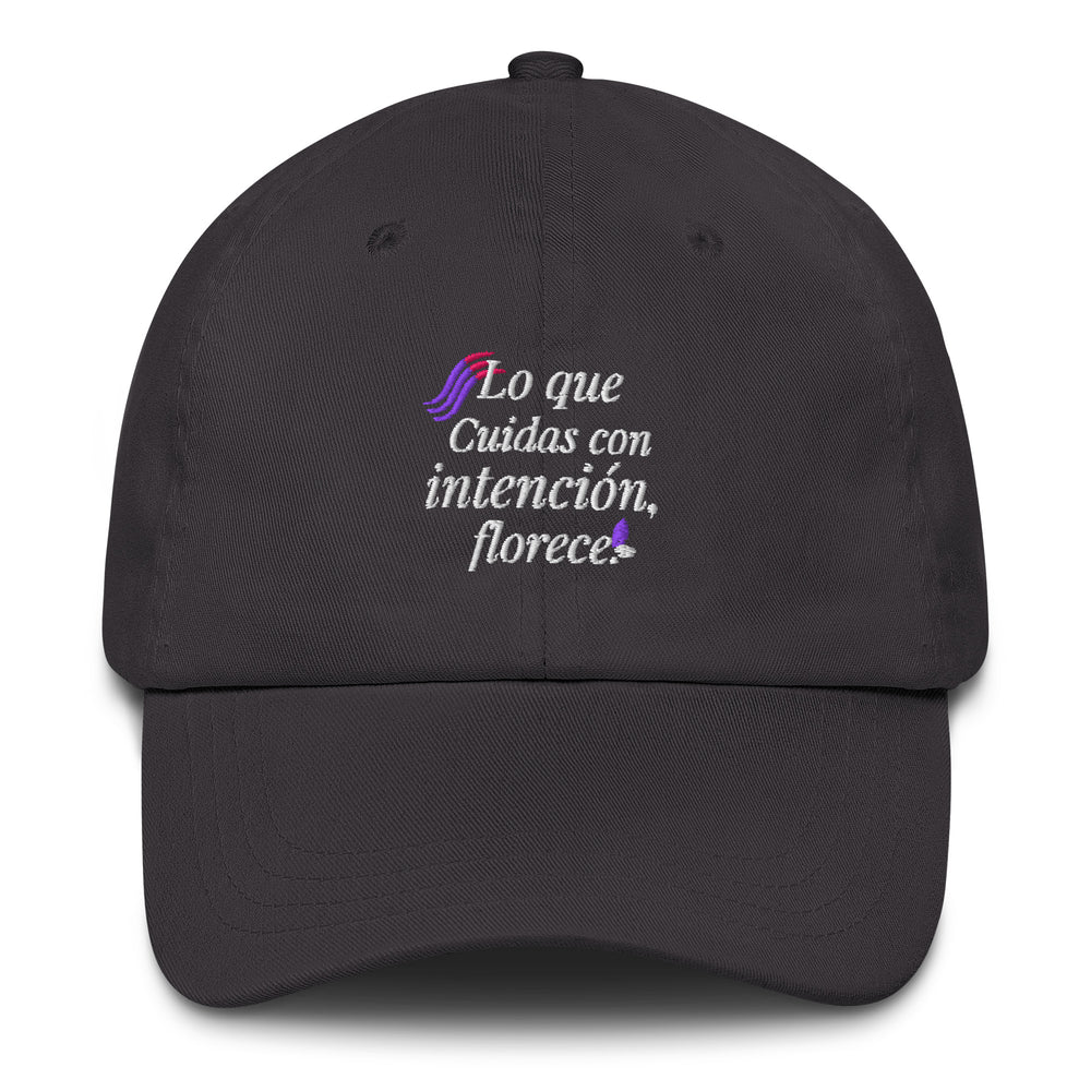 GORRA DE VERANO LO QUE CUIDAS CON INTENCION FLORECE