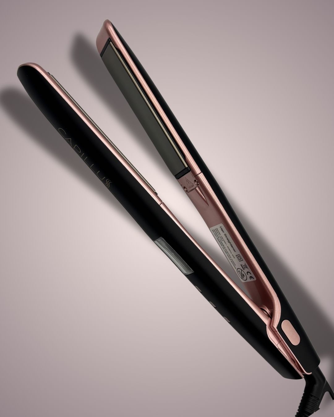 CAPILLUS Plancha de cerámica y nano titanio con placas flotantes.