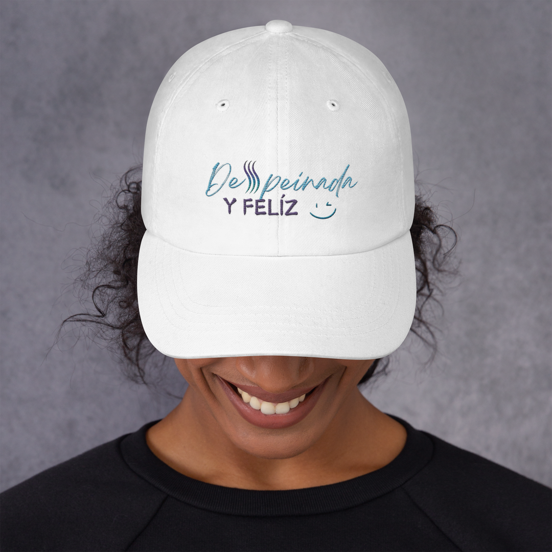 GORRA DESPEINADA Y FELÍZ