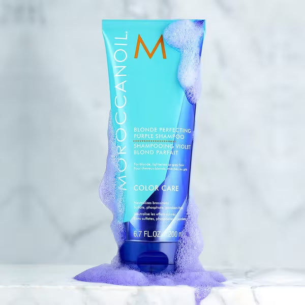 Moroccanoil Blonde Perfecting Purple Shampoo | Neutraliza tonos amarillos